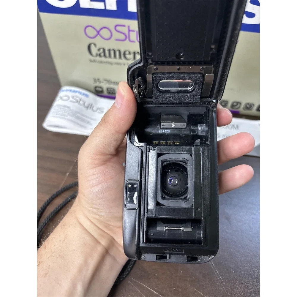 Olympus Infinity Stylus ZOOM DLX Quartz Date, Weatherproof 35mm Camera UNTESTED